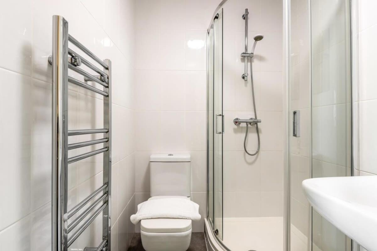 דירות Modern & Bright Budget Studio In Central דונקסטר מראה חיצוני תמונה