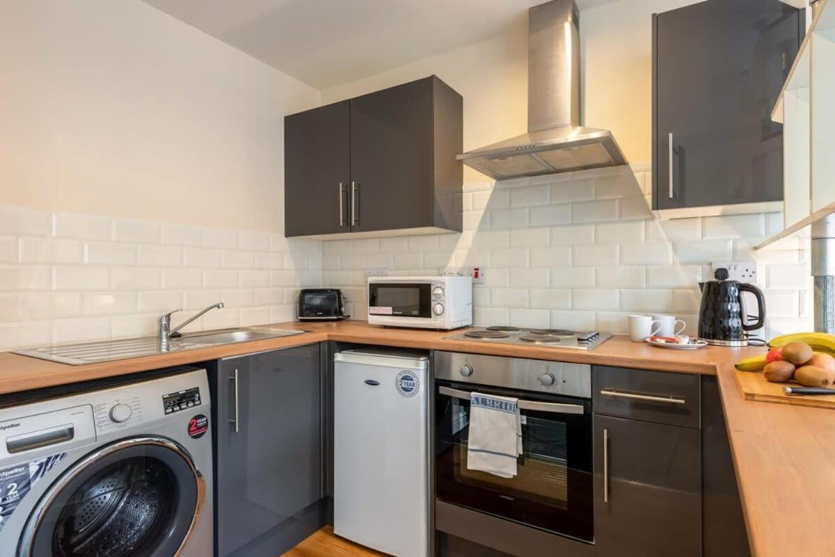 דירות Modern & Bright Budget Studio In Central דונקסטר מראה חיצוני תמונה